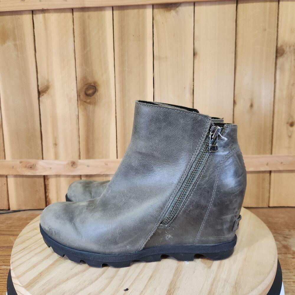Sorel Joan of Arctic Wedge II Boots Womens 10 Gray Leather Ankle Zip Booties